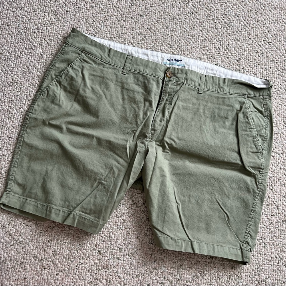Old Navy 7in Inseam Shorts Size 18 TALL Olive Green